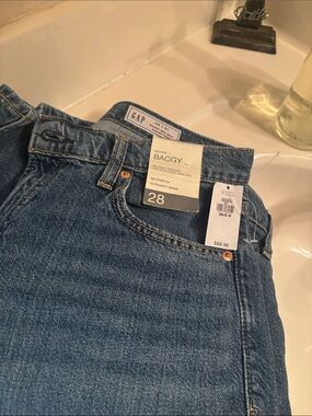 GAP Baggy Jeans in Classic Blue Wash